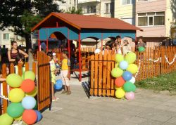 Откриха нова детска площадка във Велики Преслав