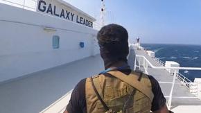 Йеменските бунтовници показаха видео от пленяването на кораба "Галакси лидър"