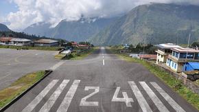 Непалски самолет изчезна с 22 души на борда