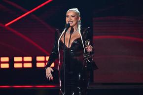 Кристина Агилера удостоена с голяма наградат на Billboard Latin Music Awards