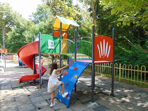 Ремонтират 3 детски площадки в Шумен