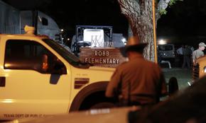 Тийнейджър уби 19 деца и двама възрастни в училище в Тексас