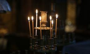 Православната църква чества празника на Светия Дух