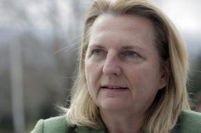 Бивша австрийска външна министърка напусна "Роснефт"
