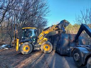 Над 200 тона строителни и битови отпадъци са събрани тази година в шуменските гори