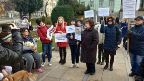 Ефективни присъди за насилниците над животни поискаха на протест в Шумен