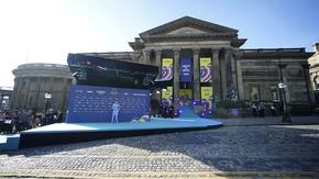 Ливърпул посрещна участниците в песенния конкурс "Евровизия" с тюркоазен килим