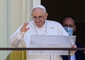 Папа Франциск претърпя успешно коремна операция под пълна упойка