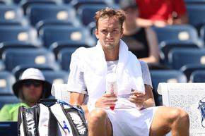 Шампионът Медведев тръгна ударно на US Open (резултати)
