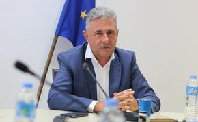Жители на „Дивдядово“ искат съдействие от областния управител за поставяне на „легнали полицаи“ в квартала