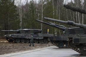 Полските „Леопард“-и са вече в Украйна. Словакия се колебае за МиГ-овете