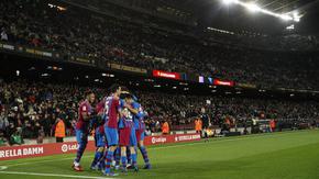 За пръв път от 1957 г. "Барселона" сменя името на стадиона си