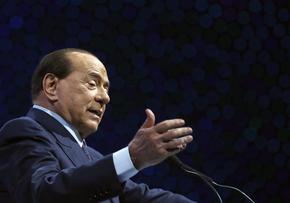 Берлускони предизвика скандал, като се опита да обясни действията на Путин в Украйна