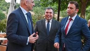 И Гърция поиска Северна Македония и Албания да преговарят с ЕС незабавно
