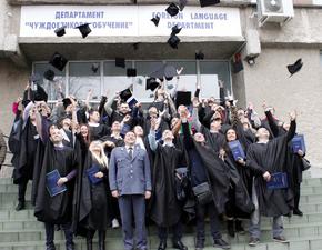 Връчиха дипломите на абсолвентите от Випуск 2022 на Военния факултет в Шумен