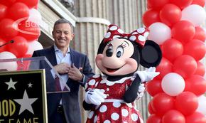 Боб Айгър планира да продаде Disney