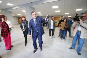 Откриха обновения Младежки дом в Шумен, обясниха за сивия цвят на фасадата