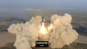 Гигантската ракета на SpaceX избухна минути след старта, но екипът е доволен