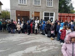 Ученици от Каспичан с флашмоб за Деня в памет на жертвите при катастрофи