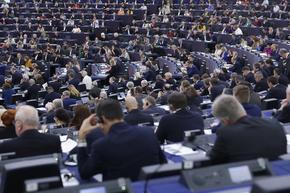 ЕП започна спешна процедура по снемане на имунитета на двама евродепутати, забъркани в "Катаргейт"