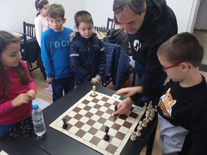 49 ученици от Шумен се включиха в открит турнир по ускорен шах