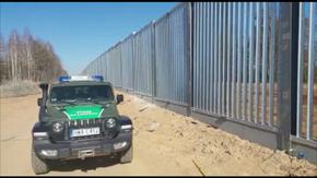 Полша вдигна 140 км ограда на границата с Беларус