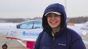 Момичето, което за рекорд обикаля само света с български спонсор, пристига в София