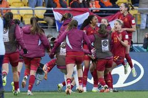 Тийнейджърка прати Испания на исторически полуфинал на Световно