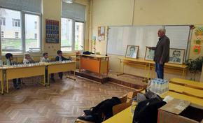 Деца от III ОУ в Шумен участваха в шахматен сеанс с преподавателя в УСШ Атанас Димитров