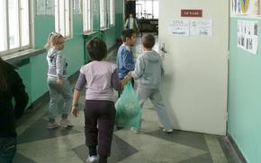 Социалните спряха детските помощи на 557 семейства в Шуменско заради отсъствия
