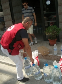 Смядовската организация на БЧК изпрати вода и консерви в Мизия