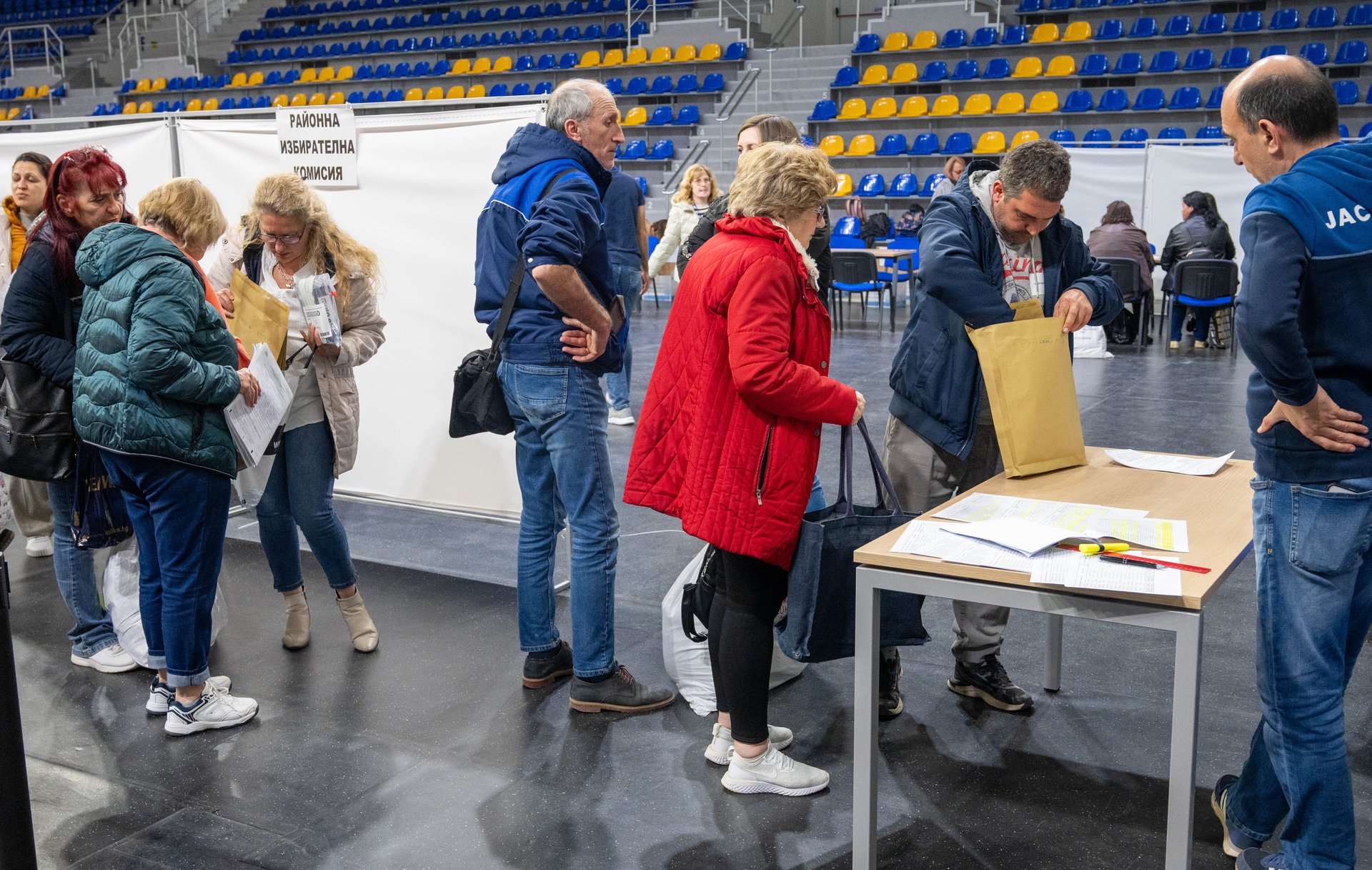 Преброиха 2/3 от изборните протоколи от вота в Шуменско