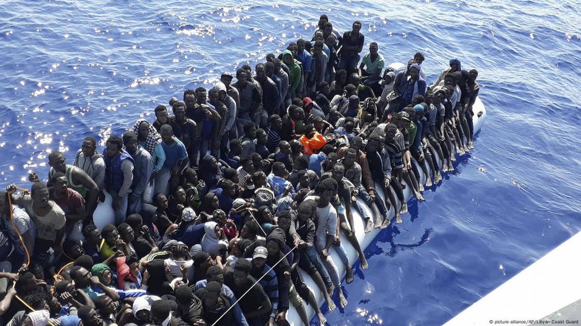 Снимка: picture-alliance/AP/Libyan Coast Guard