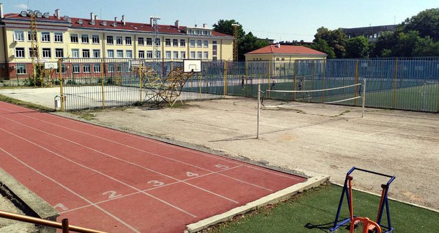 В шуменското СУ "Сава Доброплодни" ще има изцяло нови игрища за волейбол и баскетбол