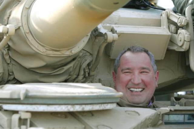 Дмитрий Рогозин в танк