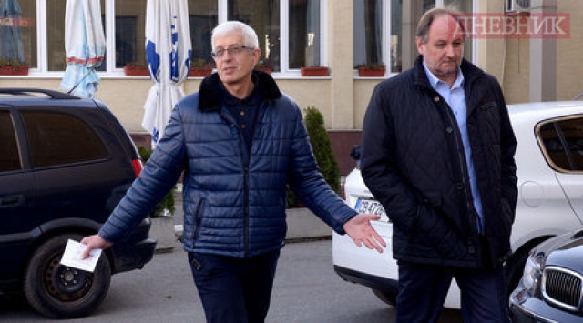 Бившият министър на икономиката, енергетиката и туризма в правителството на Сергей Станишев Румен Овчаров беше обвинен за безстопанственост заради сделки по проекта за строеж на АЕЦ "Белене"