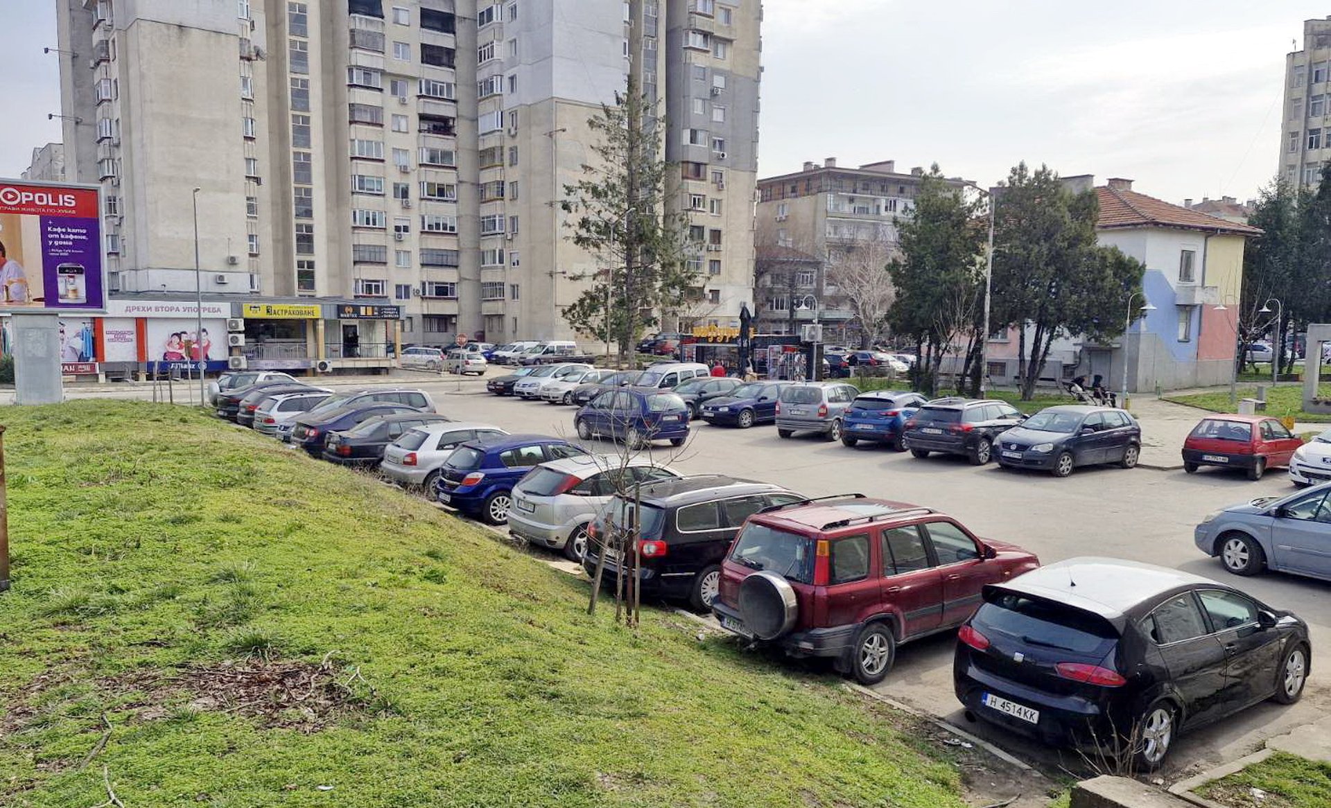 Прекратиха обществената поръчка за многоетажен паркинг до Поликлиниката