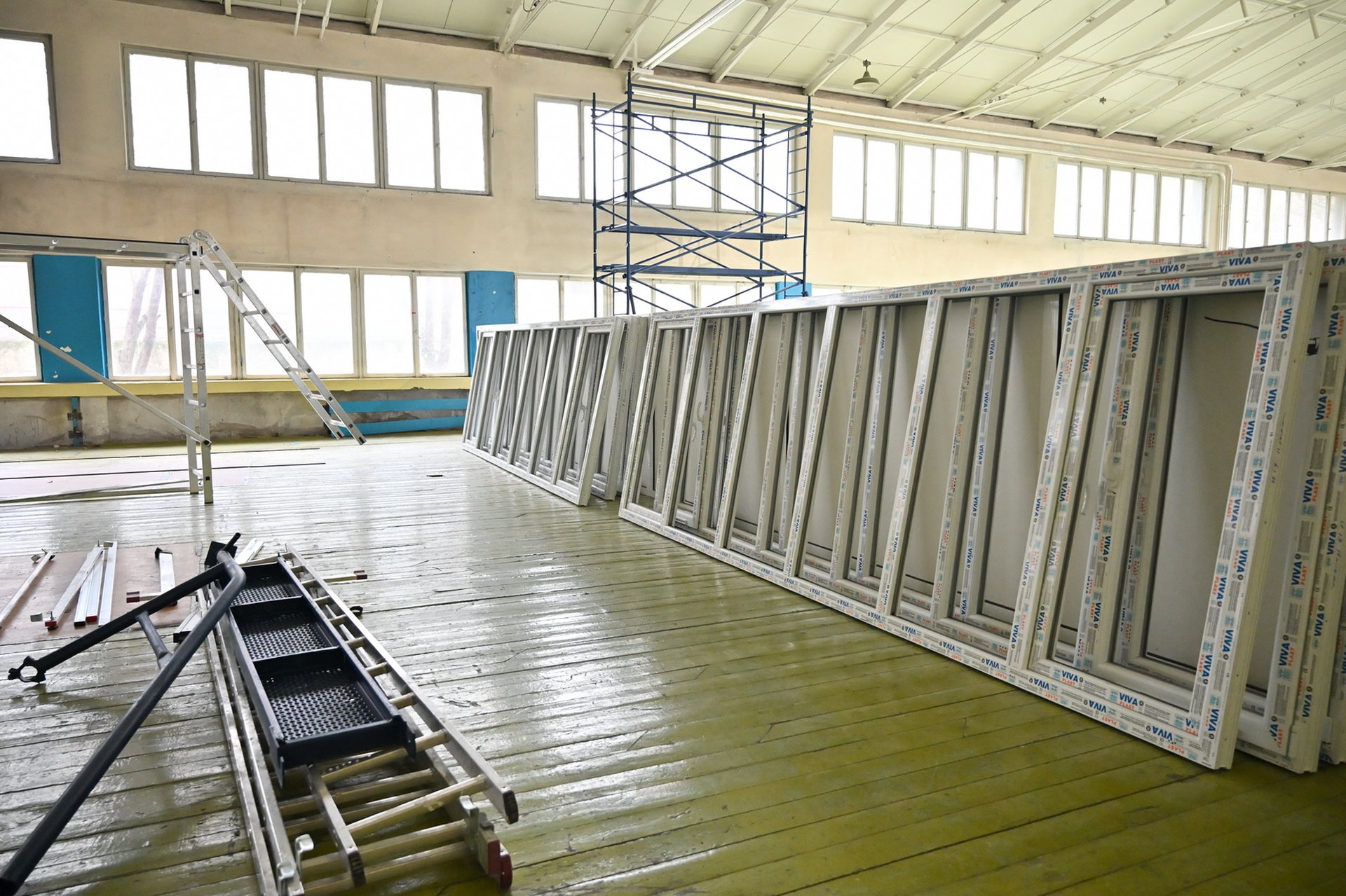 Започна ремонтът на залите по гимнастика и фехтовка в СК „Плиска“