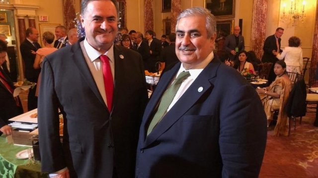 Външните министри на Израел и Бахрейн, Израел Кац и шейх Халид бин Ахмед Ал Халифа. © Twitter @Israel_katz