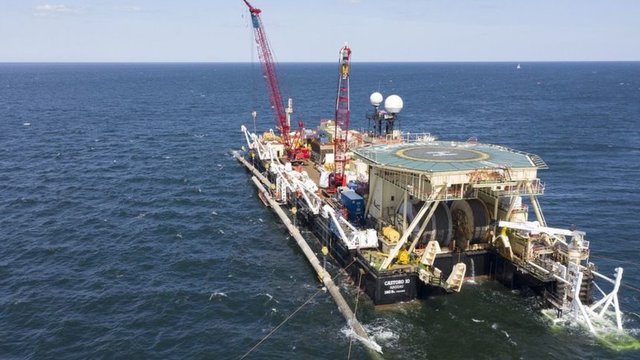 Кораб за свързване на тръби по трасето на "Северен поток 2".  © nord-stream.com