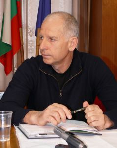 Николай Николов