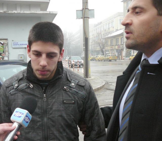Митко и адвокатът му Ивайло Тошев