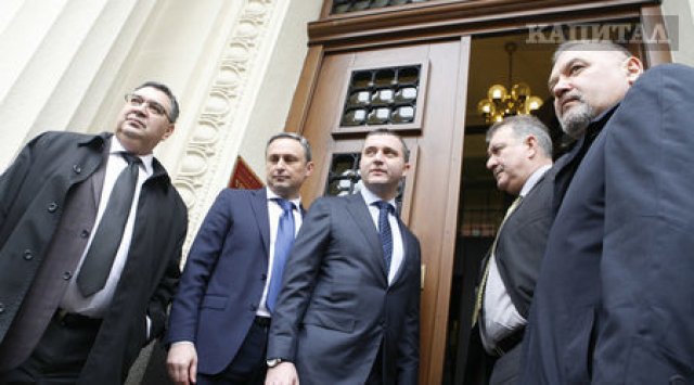 Част от синдиците на КТБ заедно с бившия финансов министър Владислав Горанов