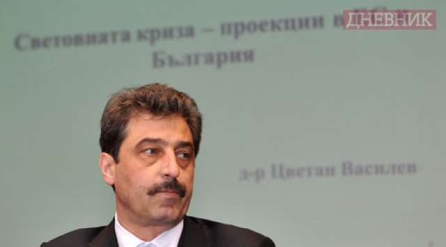 Цветан Василев по време на лекция в УНСС преди време