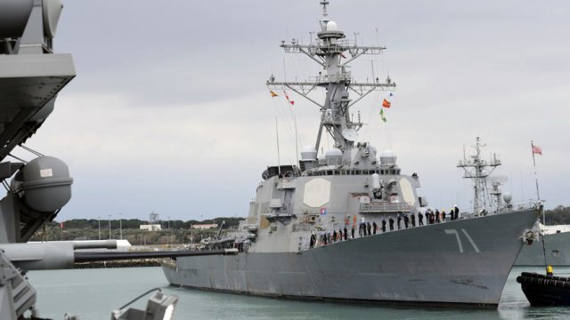 Унищожителят USS Ross (DDG 71) край Рота, Испания.© Associated Press