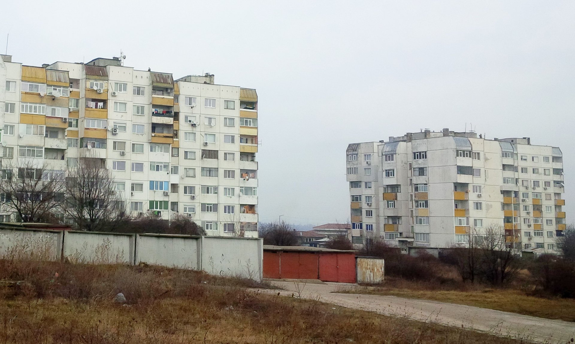 Продават 10 общински апартамента в лошо състояние за общо 474 911 евро