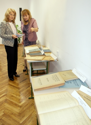 Откриха изложба по повод 135-тата годишнина от основаването на българската статистика