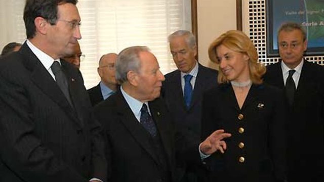 Елицабета Белони през 2005 г. с президента Карло Азелио Чампи и външния министър Джанфранко Фини  © Presidenza della Repubblica
