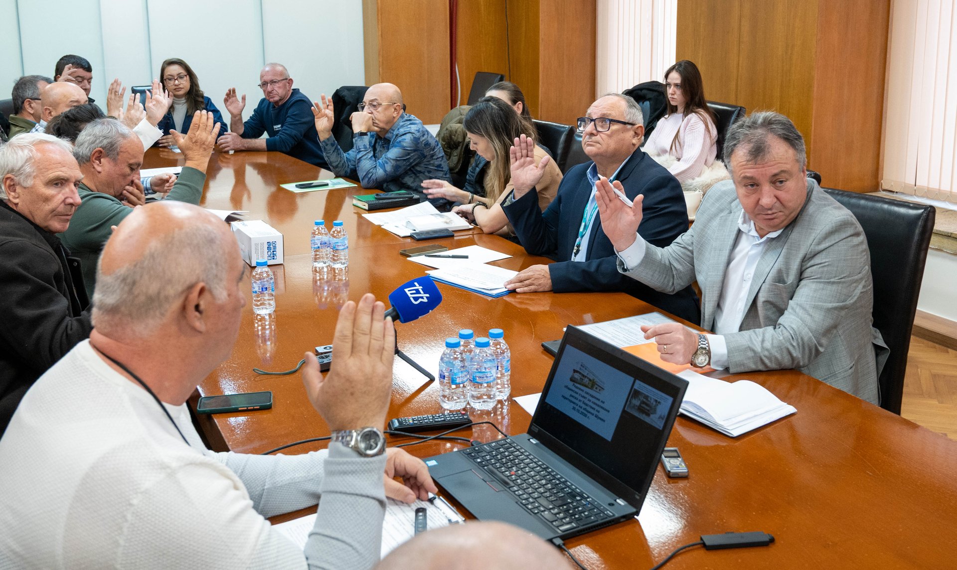 Подготовка за зимата: Обмислят извозване на снега от централните части на Шумен с камиони