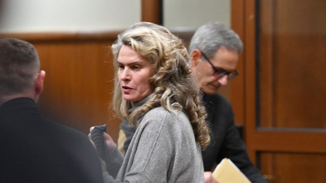 Елена Динева прекара 8 месеца в ареста, а на 23 октомври бе освободена с най-леката мярка за неотклонение "подписка" - тя излежа максималния срок на предварително задържане под стража.